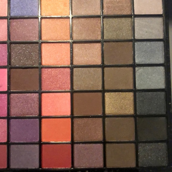 NWT!! ELF 100 eyeshadow palette - Picture 4 of 5